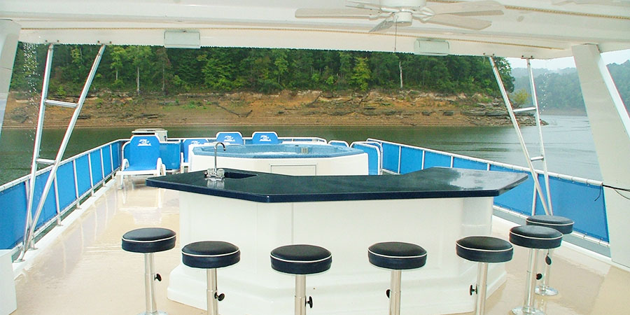 A well designed party bar on the deck of the houseboat.